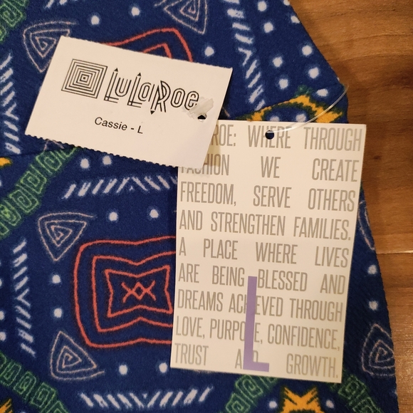 LuLaRoe L Cassie Blue Geometric Pencil Skirt MIDI Color Business Casual Office - Picture 3 of 5